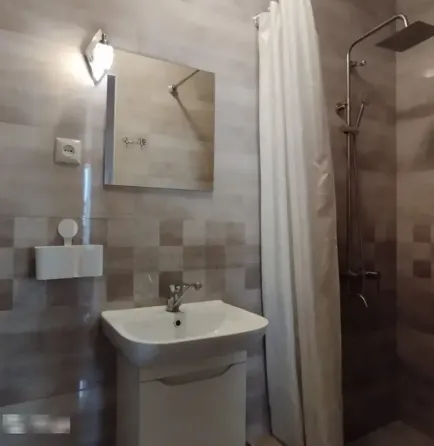 ქირავდება 2 ოთახიანი ბინა 54მ² 4/18 სართ თბილისი