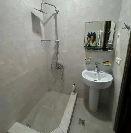 Сдам 2-комн. квартиру 70м² 4/8 эт. Тбилиси