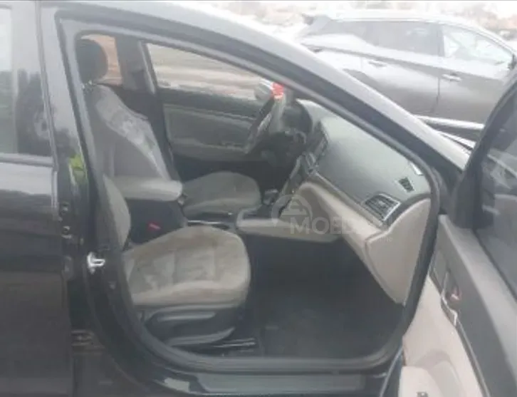 Hyundai Elantra 2018 Tbilisi - photo 2