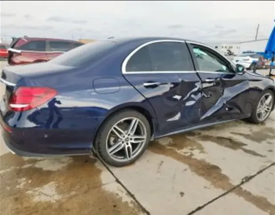 Mercedes E 2L 2019 თბილისი
