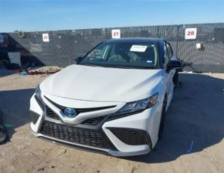 Toyota Camry 2.5L 2022 Тбилиси - изображение 1