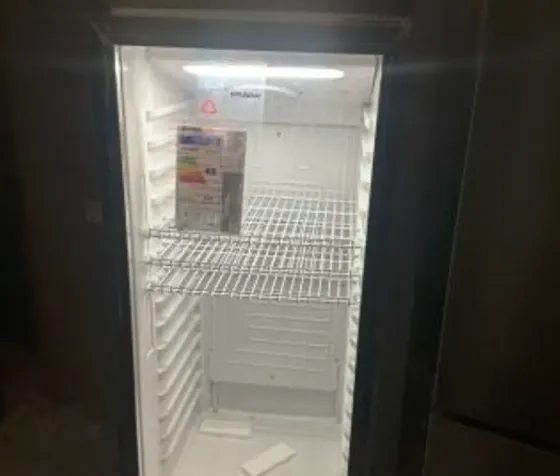 Промышленный холодильник/прилавок Тбилиси