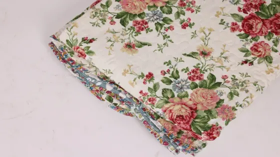 Двуспальное одеяло 210x240 см с цветочным рисунком. Тбилиси