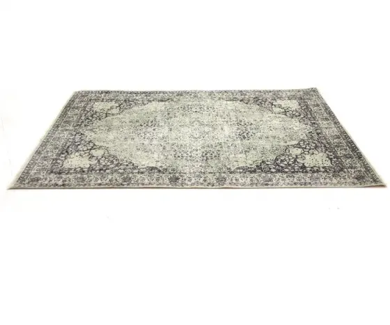 Серый ковер Тбилиси