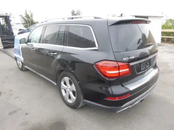 Mercedes GLS 3L 2015 ფოთი