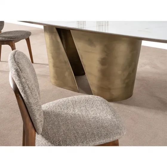 У нас в продаже стол Harmony с закаленным стеклом. Тбилиси