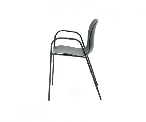 Черный пластиковый стул Тбилиси
