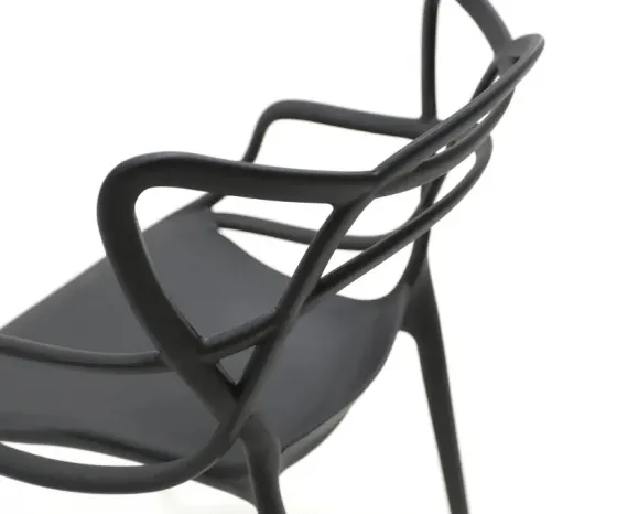 Черный пластиковый стул Тбилиси