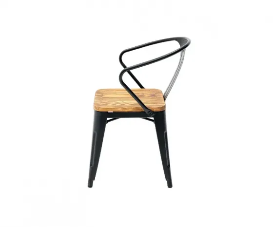 Черный деревянный стул Тбилиси