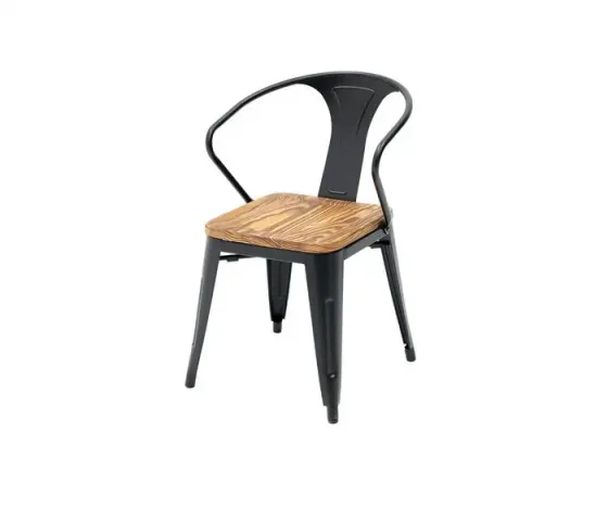 Черный деревянный стул Тбилиси
