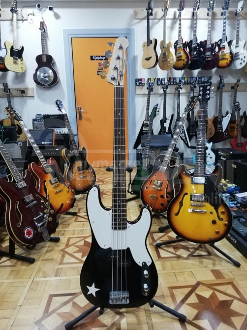 Squier Fender precision bass bass guitar Tbilisi - photo 1