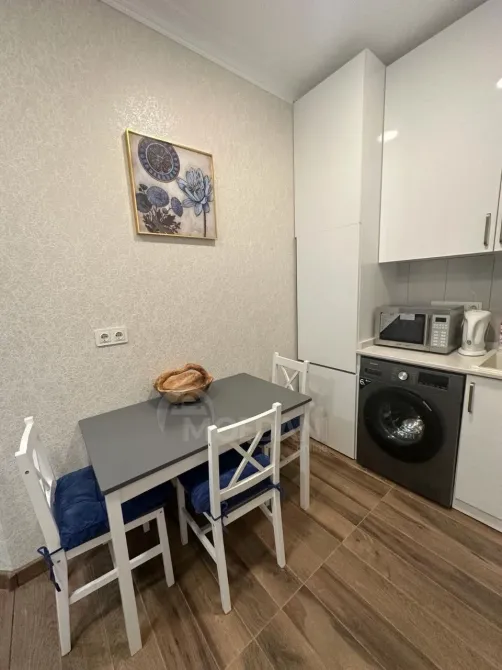 იყიდება 2 ოთახიანი ბინას 45მ² 7/9 სართ ბათუმი - photo 2