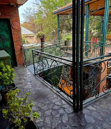 ქირავდება 2 ოთახიანი ბინა 33მ² 1/2 სართ თბილისი