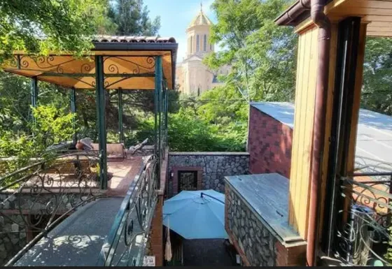 ქირავდება 2 ოთახიანი ბინა 33მ² 1/2 სართ თბილისი