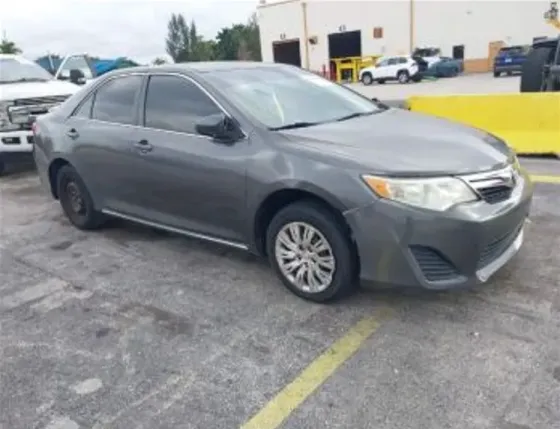 Toyota Camry 2.5L 2014 თბილისი
