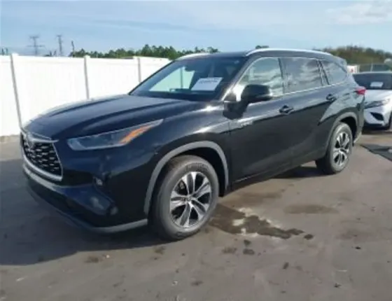Toyota Highlander 2.5L 2021 თბილისი