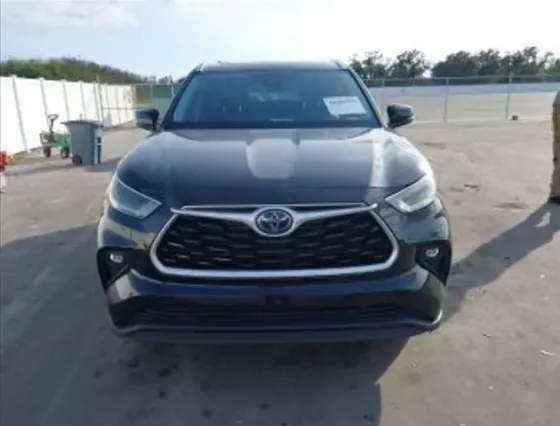 Toyota Highlander 2.5L 2021 თბილისი