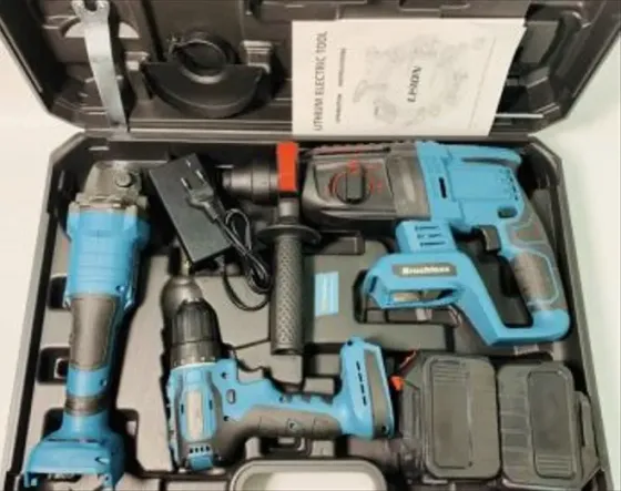 Отвертка Makita с тремя винтами, угловая шлифовальная машина, перфоратор Тбилиси