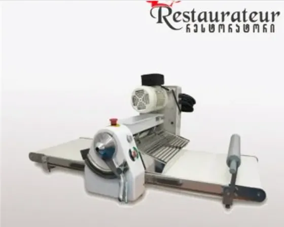 Стол в доме плоский. Тбилиси