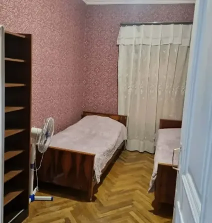 ქირავდება 2 ოთახიანი ბინა 45მ² 3/4 სართ თბილისი