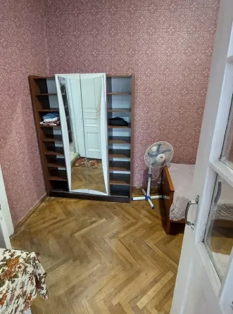 ქირავდება 2 ოთახიანი ბინა 45მ² 3/4 სართ თბილისი