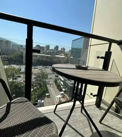 იყიდება 2 ოთახიანი ბინას 59მ² 10/24 სართ თბილისი