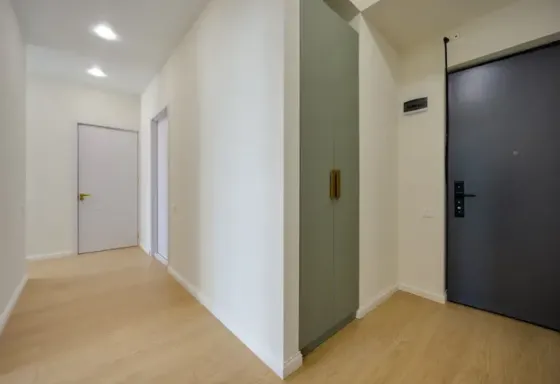 იყიდება 4 ოთახიანი ბინას 86მ² 2/12 სართ თბილისი