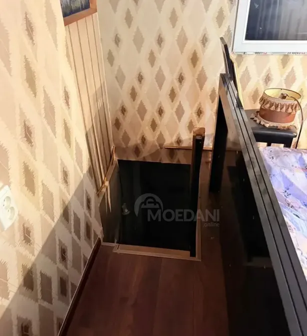 იყიდება 4 ოთახიანი ბინას 100მ² 1/5 სართ თბილისი - photo 1