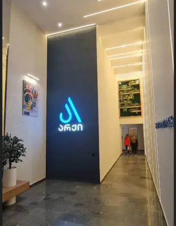 იყიდება 3 ოთახიანი ბინას 89მ² 14/22 სართ თბილისი