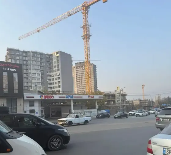 იყიდება 2 ოთახიანი ბინას 57მ² 11/18 სართ თბილისი