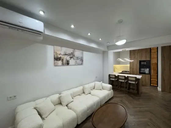 იყიდება 2 ოთახიანი ბინას 67.5მ² 3/11 სართ თბილისი