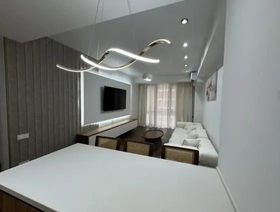 იყიდება 2 ოთახიანი ბინას 67.5მ² 3/11 სართ თბილისი