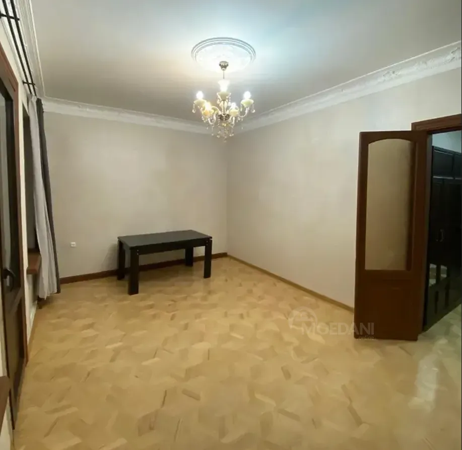 იყიდება 3 ოთახიანი ბინას 75მ² 2/4 სართ თბილისი - photo 1