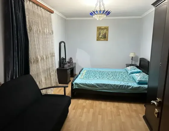 იყიდება 4 ოთახიანი ბინას 125მ² 3/5 სართ თბილისი