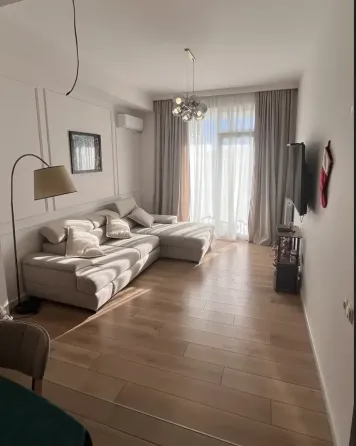 იყიდება 3 ოთახიანი ბინას 72მ² 8/11 სართ თბილისი