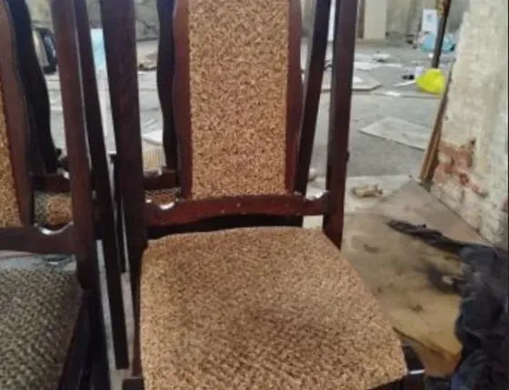 Მისაღები ოთახის მაგიდა სკამებით თბილისი