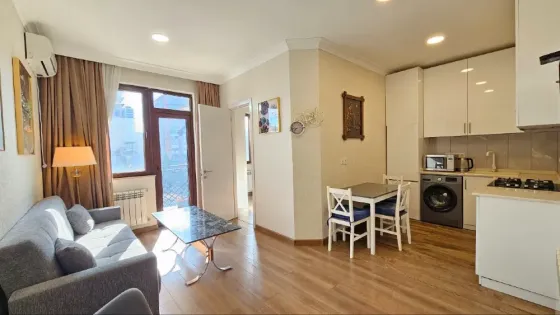 იყიდება 2 ოთახიანი ბინას 45მ² 7/9 სართ ბათუმი